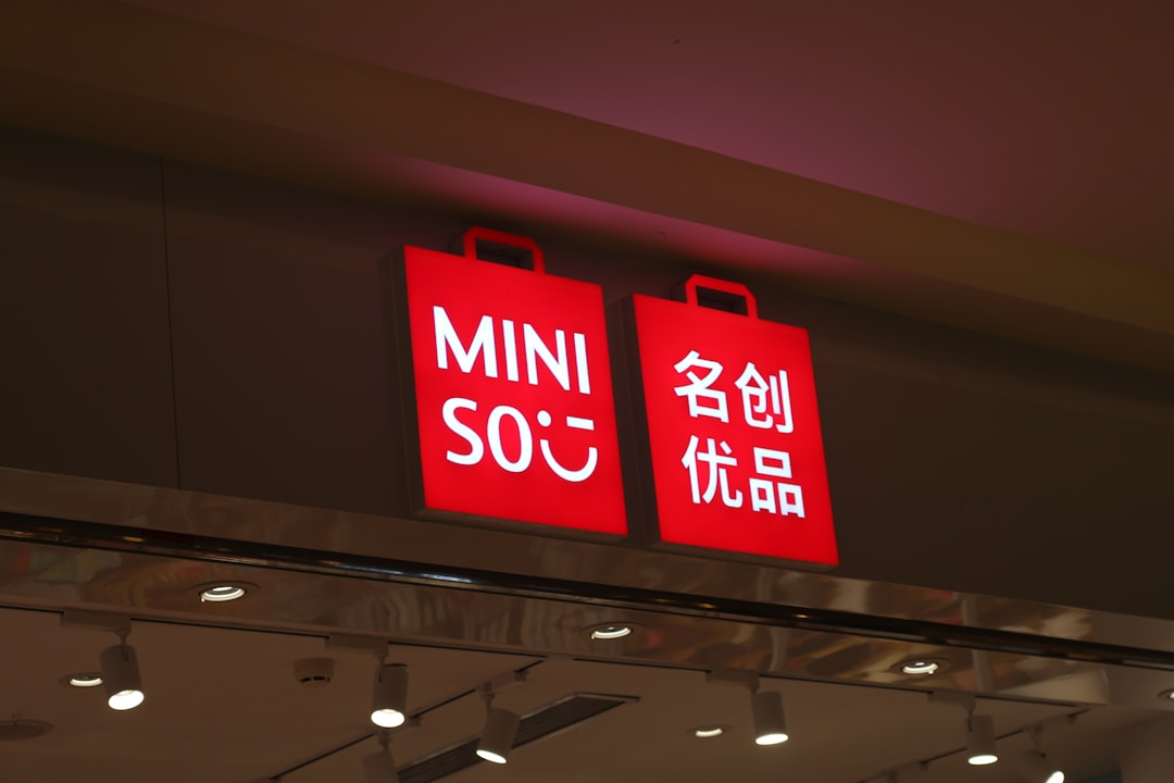 vision logo_miniso